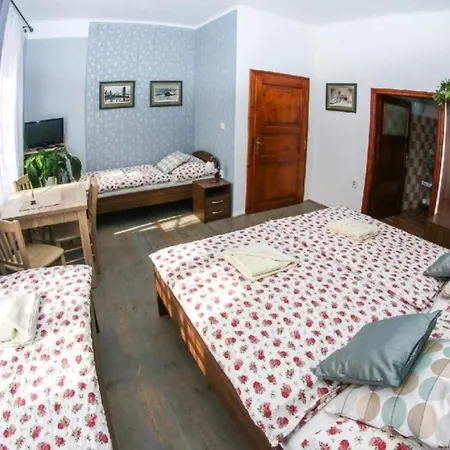 Lägenhetshotell Mini Abraka 4*